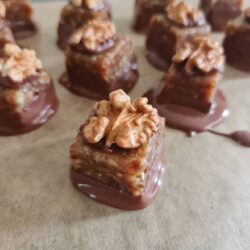 Cevizli Hurma Ezmesi Tarifi