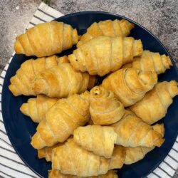 Kremalı Sodalı Çıtır Börek Tarifi