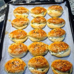 Peynirli Pastane Poğaçası Tarifi