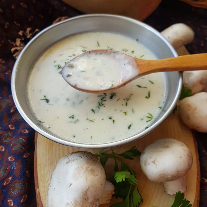 Tam Ölçülü Kremalı Mantar Çorbası