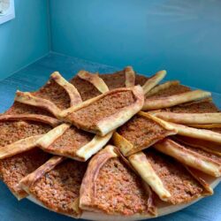 Ustasından Kıymalı Pide Tarifi