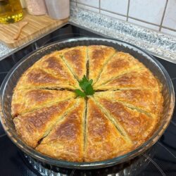 Baklava Yufkasından Sebzeli Börek