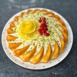 Beyaz Çikolata Soslu Limonlu Kek
