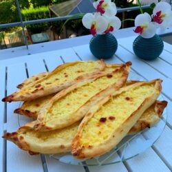 Elazığ Peynirli Ekmek Tarifi