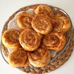 Hazır Yufkadan Patatesli Gül Böreği