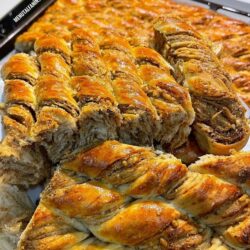 Tel Tel Ayrılan Haşhaşlı Çörek
