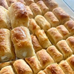 El Açması Kat Kat Peynirli Börek