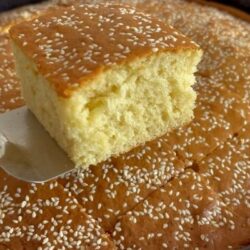 Susamlı Yumuşacık Anne Keki Tarifi