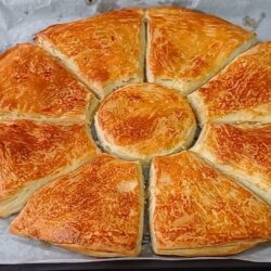 El Açması Kat Kat Börek Tarifi