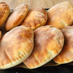 Fırında 10 Dakikada Hazır Pita Ekmeği Tarifi