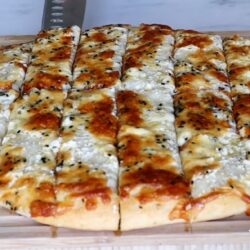 Kahvaltılık Sarımsaklı Ekmek Tarifi