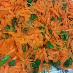 Limon Soslu Havuç Salatası