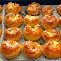 Mayasız El Açması Peynirli Börek Tarifi