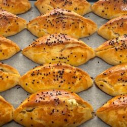 Mayasız Pratik Poğaça Tarifi