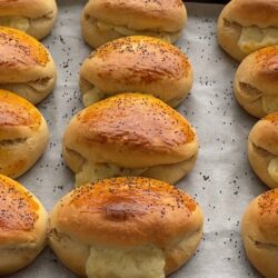 10 Dakikada 1 Tepsi Poğaça Tarifi