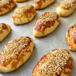 10 Dakikada Mayasız Kıyır Kıyır Poğaça Tarifi