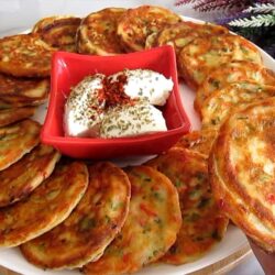 Börek Lezzetinde Yumuşacık Kaşık Dökmesi Tarifi
