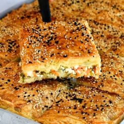 El Açması Lezzetinde Tepsi Böreği Tarifi