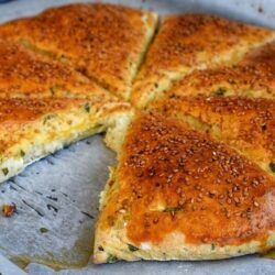 En Lezzetli En Kolay Tepsi Çöreği Tarifi