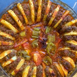 Fırında Bol Lezzetli Soslu Patates Köfte Tarifi