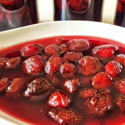 Işıl Işıl Asla Kararmayan Çilek Reçeli Tarifi