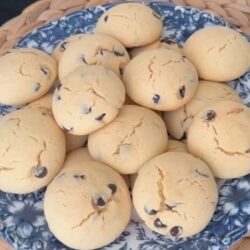 10 Dakikada Damla Çikolatalı Kurabiye Tarifi