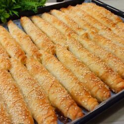 10 Dakikada En Hızlı Ve En Kolay Börek Tarifi