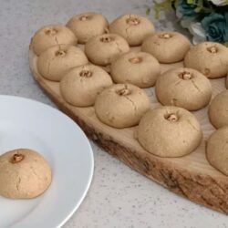 4 Malzemeyle Helva Kıvamında Kurabiye Tarifi