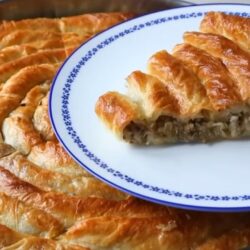 4 Yufkayla 1 Tepsi Çıtır Börek Tarifi