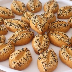 Ağızda Dağılan Tatlı Tuzlu Kurabiye Tarifi