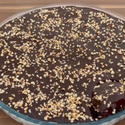 Ağızda Eriyen Bisküvili Fırınsız Pasta Tarifi