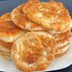 Asla Yağ Çekmeyen Pamuk Gibi Yumuşacık Pişi Tarifi