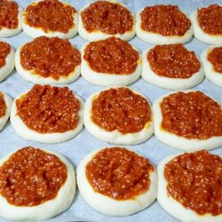 Bol Lezzetli Biberli Ekmek Tarifi