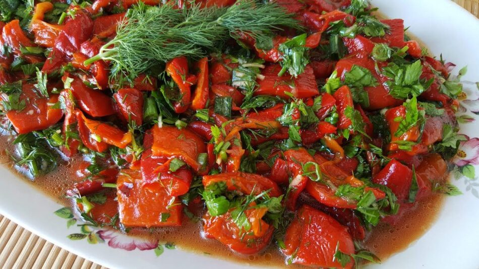 Közlenmiş Kırmızı Kapya Biber Salatası Tarifi