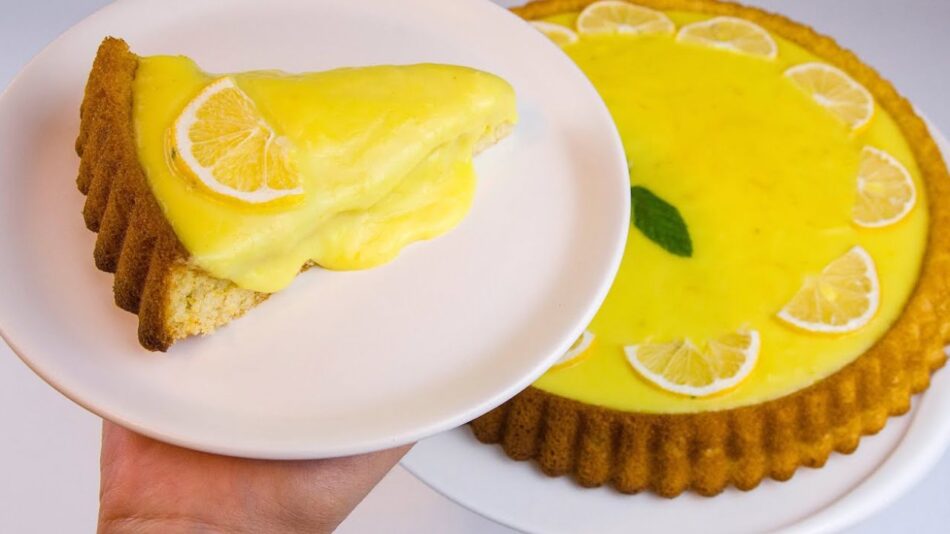 Yumuşacık Kekiyle Limonlu Pasta Tarifi