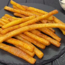 3 Malzemeli Çıtır Patates Çubukları Tarifi