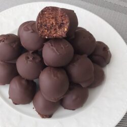 5 Dakikada İkramlık Bisküvi Topları Tarifi