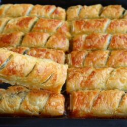 Baklavalık Yufkadan Sodalı Çıtır Börek Tarifi
