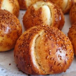 Kabardıkça Kabaran Peynirli Poğaça Tarifi