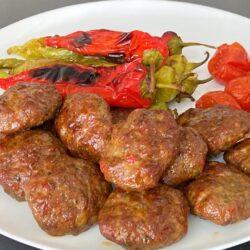 Kebap Tadında Sulu Sulu Köfte Tarifi