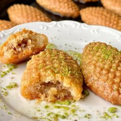 Kolay Ve Lezzetli Şerbetli Tatlı Tarifi