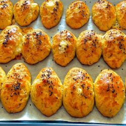 Mayasız Hamuruyla 5 Dakika Poğaçası Tarifi