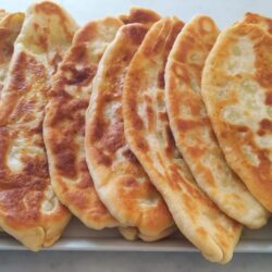 Yumuşacık Hamuruyla Patates Dolgulu Pide Tarifi