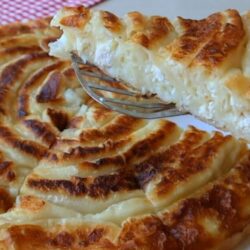 Su Böreği Lezzetinde Tava Böreği Tarifi