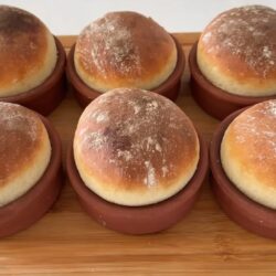 Taş Fırında Pişmiş Gibi Kolay Ekmek Tarifi