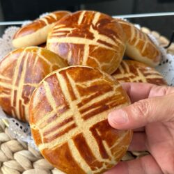 Yumuşacık Pastane Poğaçası Tarifi