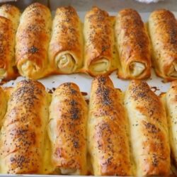 Hazır Yufkadan Özel Soslu Çıtır Börek Tarifi