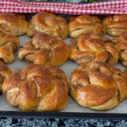 Kat Kat Yumuşacık Haşhaşlı Çörek Tarifi