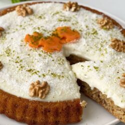 Tart Kalıbında Havuçlu Muhallebili Kek Tarifi