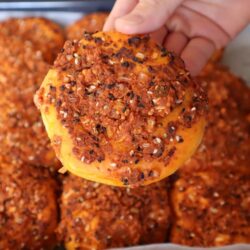 Yumuşacık Hamuruyla Biberli Ekmek Tarifi